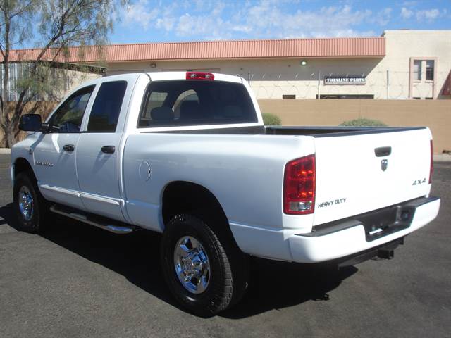 2006-dodge-ram-2500-quad-cab-slt-pickup-4d-6-14-ft-152183-miles-white-pickup-6--8