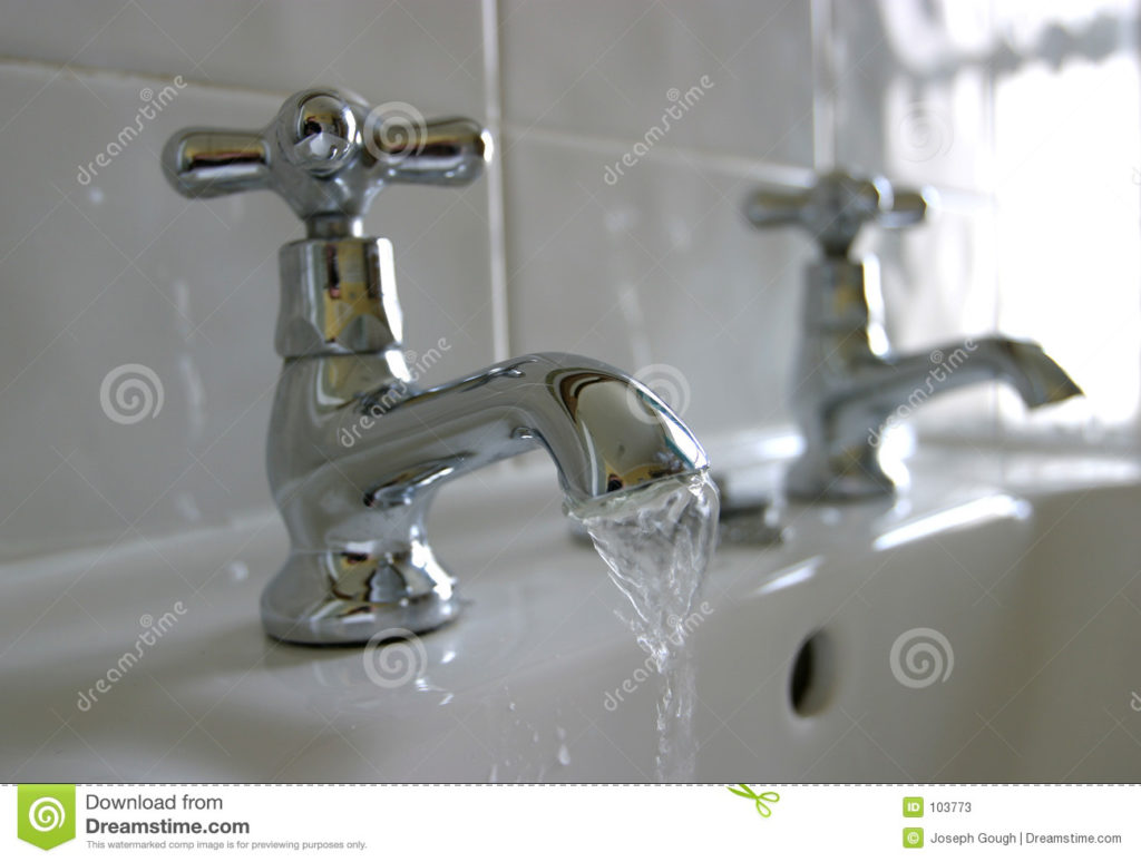 running-water-bathroom-taps-103773