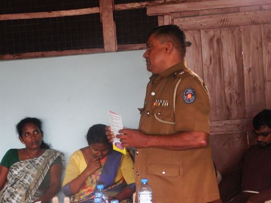 මීගමුවේ ඩෙංගු මඩින්න හිටපු නාගරික මන්ත්රිවරුත් වැඩට බසිති ! 9 kochikade dengu meeting 9