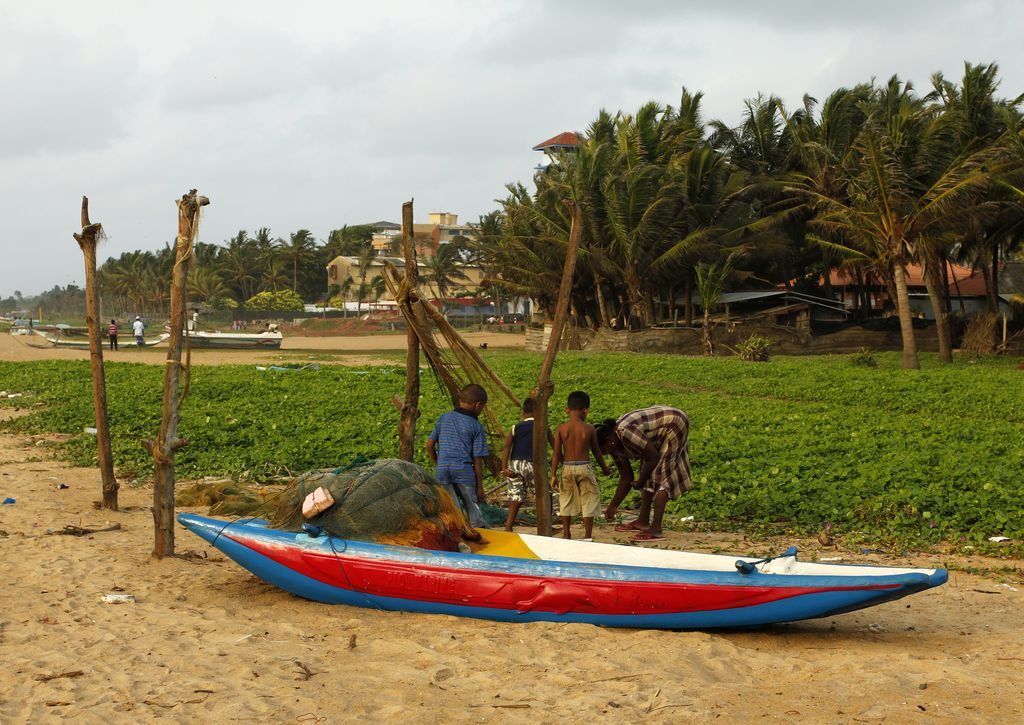 sri-lanka-negombo-beach-photo-02