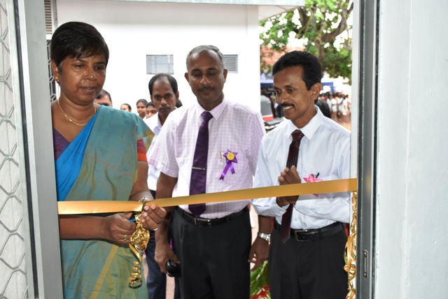 රාජ්ය ඇමතිනී සුදර්ශනී ප්රනාන්දුපුල්ලේ පන්ති කාමරයක 7 DSC_5178