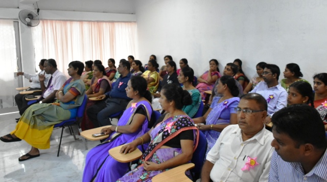 රාජ්ය ඇමතිනී සුදර්ශනී ප්රනාන්දුපුල්ලේ පන්ති කාමරයක 8 DSC_5208new