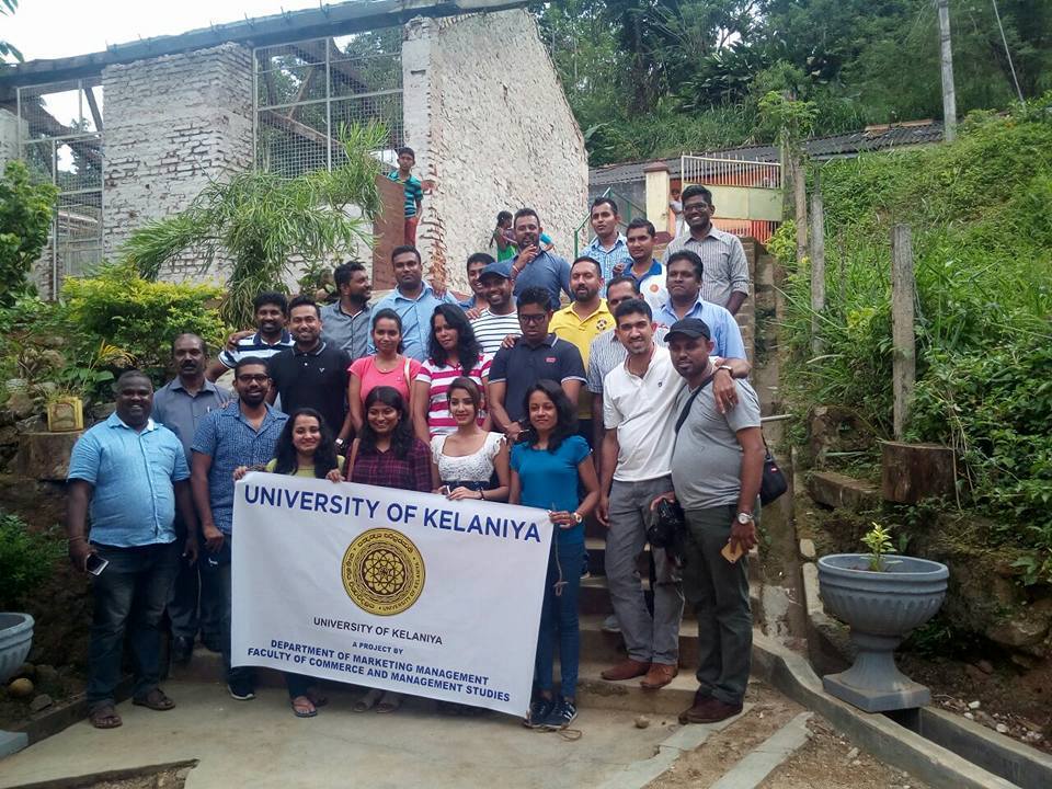 කැලණිය සරසවියේ අලෙවි කළමනාකරණ අංශයේ සිසුන්ගෙන් මාතලේ, ඇල්කඩුව තේ වතුයායේ ජනතාවට තෛපොංගල් ! 11 ar5
