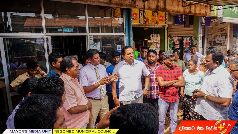 එජාප නාගරික මන්ත්රි සුමිත්ට පාට් දාමු නගරාධිපතිට එරෙහිව සියළු එජාප මන්ත්රිලා අද කොච්චිකඩේට ! ! 5 dayan and sumith