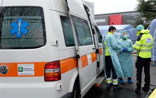 Coronavirus: check point sanitario a pronto soccorso di Brescia
