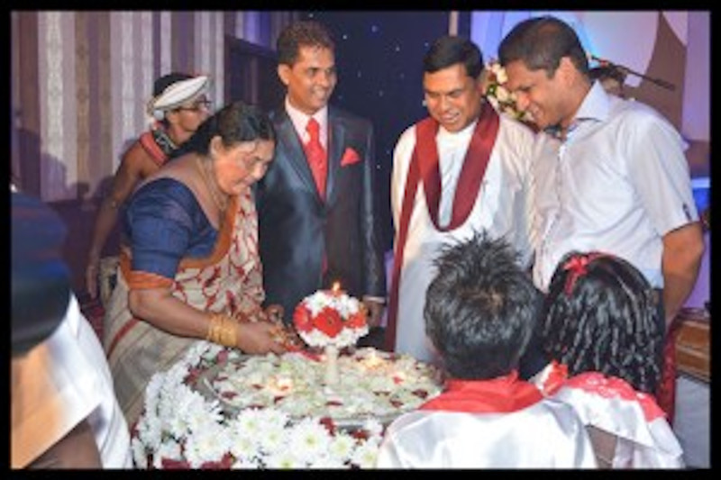 ඇත්තටම පිස්සු කාටද ?පරිසරය රකින දේවානිටද ? එය විනාශ කිරිමට අනුබල දුන් රාජ්ය ඇමතිටද ? 3 ranowell lansa