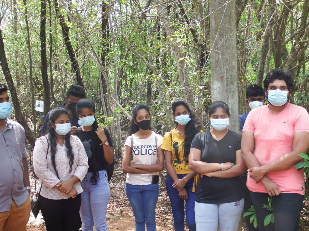 මිගමුවේ කඩොලාන පරිසරය රැකගන්න තරුණ තරුණියෝ පෙරමුණ ගනිති . 1 youth event 2