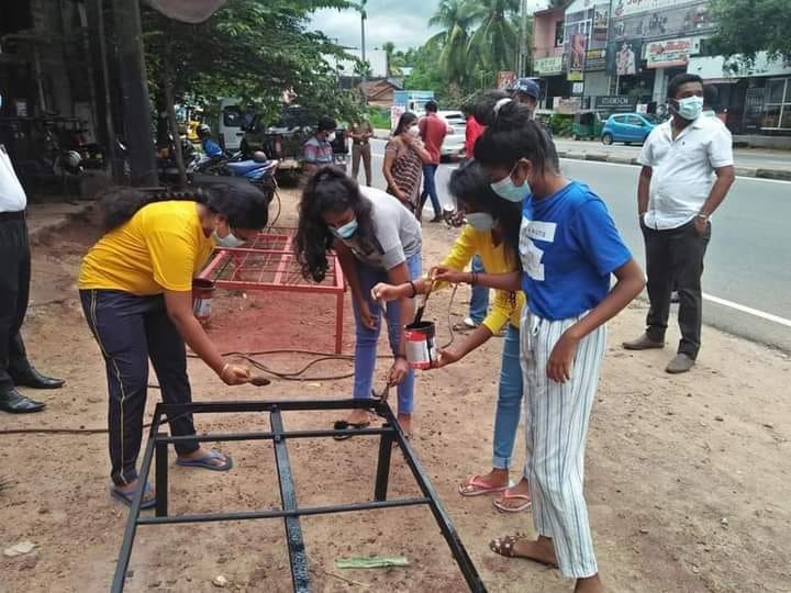 නායකයෝ කියන්නේ වෙන්න යන දේවල් කලින්ම දකින අයට මිසක් මාධ්ය සංදර්ශනකාරයන්ට නෙමේ .. 2 180677119 10157558692926841 5735777989286368318 n