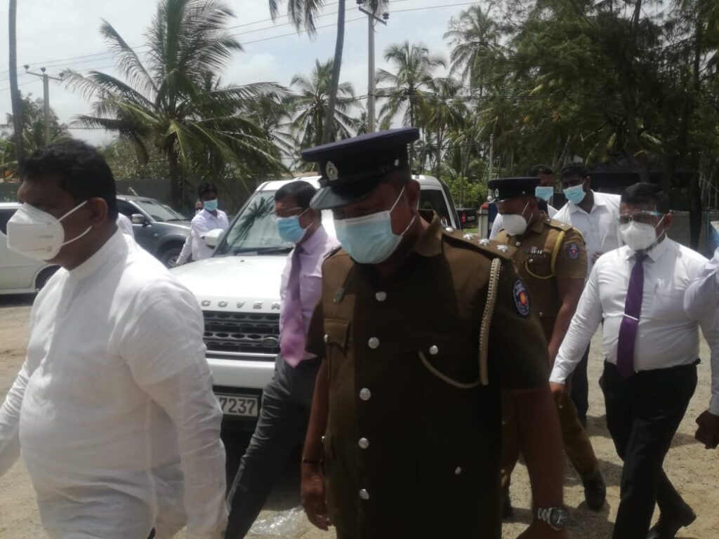 ඇමති නාලකගේ ෆෝටෝ එකක් පුරවැසියෙක්ට ගන්න බැරිද ? 2 IMG 20210609 WA0036