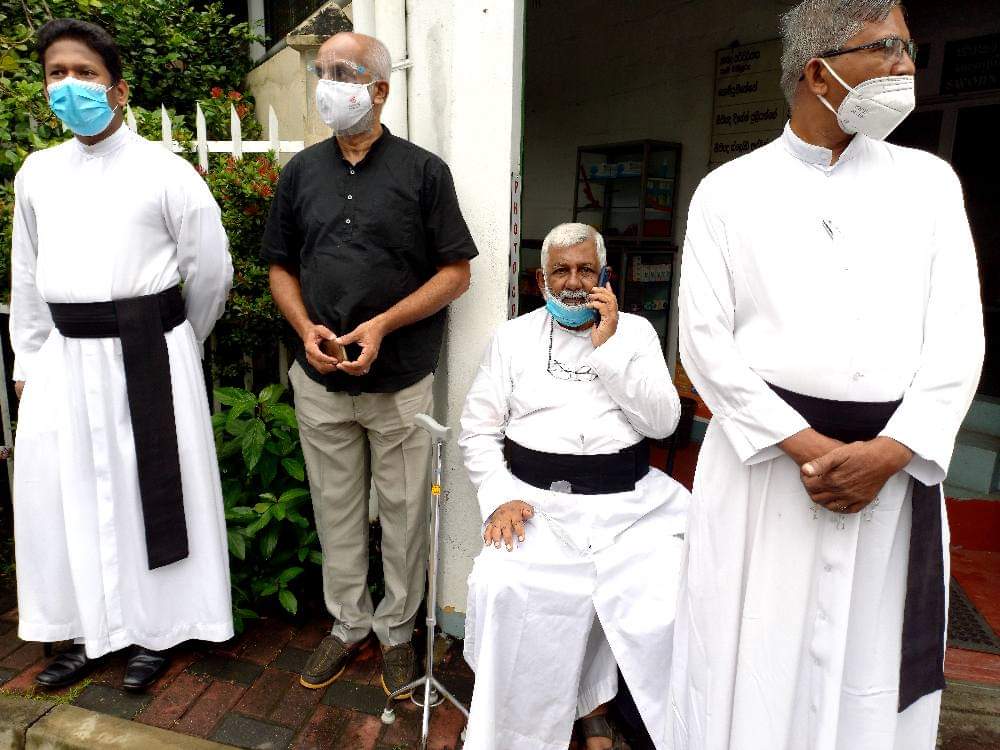 මර්ධනයට එරෙහිව කතෝලික සභාව මහපාරට... 2 FB IMG 1636346378168
