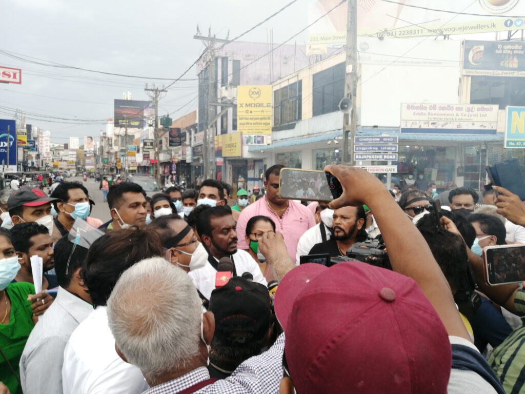මොළ හතේ අයවැය ප්රෝඩාවට එරෙහිව මිගමුවේ විරෝධතා .... 4 IMG 20211113 164520