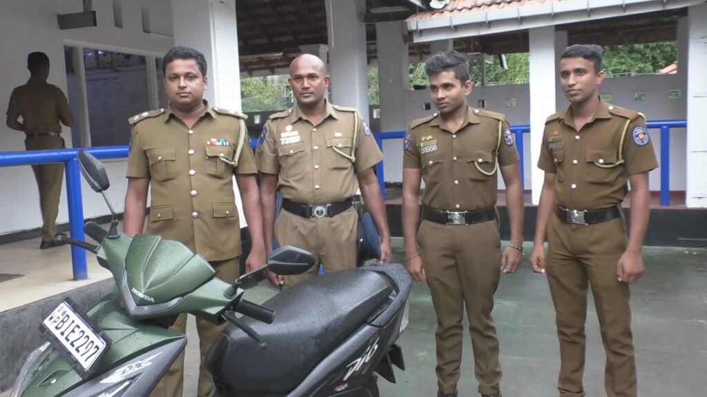 Negombo police 2