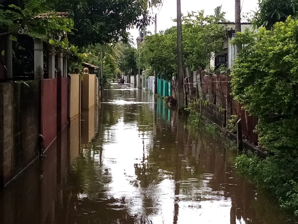 මහ වැසි මැද පිටාර ගලන මීගමු අසිරිය ….. 3 IMG 20210604 WA0094