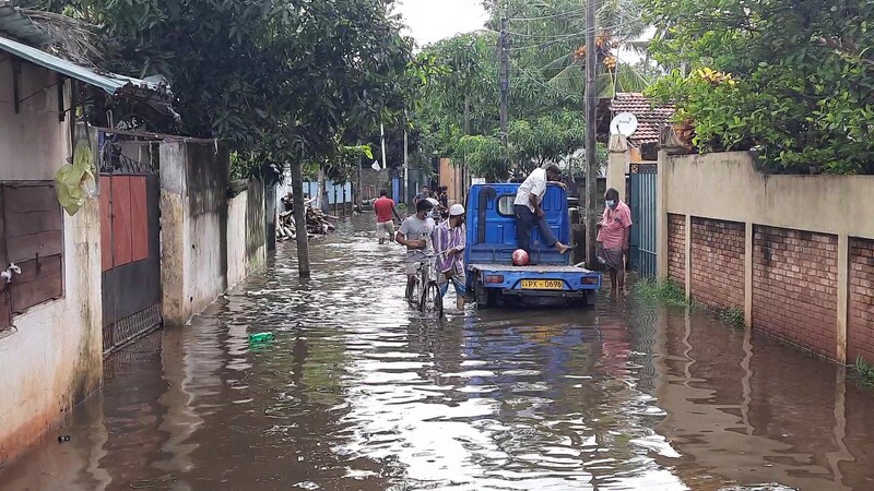 මීගමුවේ දෙපා ඇලෙනුත් ගසා කෑ දේශපාලකයන්ට චෝදනා ! 3 Weather in negombo 3
