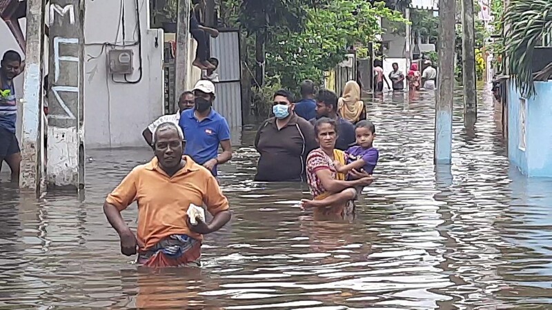 මීගමුවේ දෙපා ඇලෙනුත් ගසා කෑ දේශපාලකයන්ට චෝදනා ! 4 Weather in negombo 41