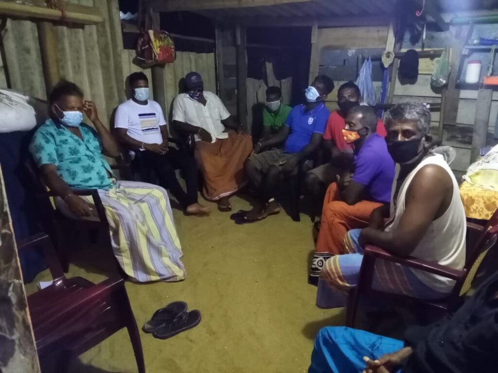 රැකියාව අහිමිව කබලෙන් ලිපට වැටුන තෙප්පම් ධිවරයා . 1 IMG 20210704 WA0002