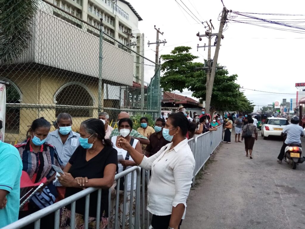 එන්නතට මිගමුවේ අදත් දිග පෝලිමක් ! 2 IMG 20210802 WA0005