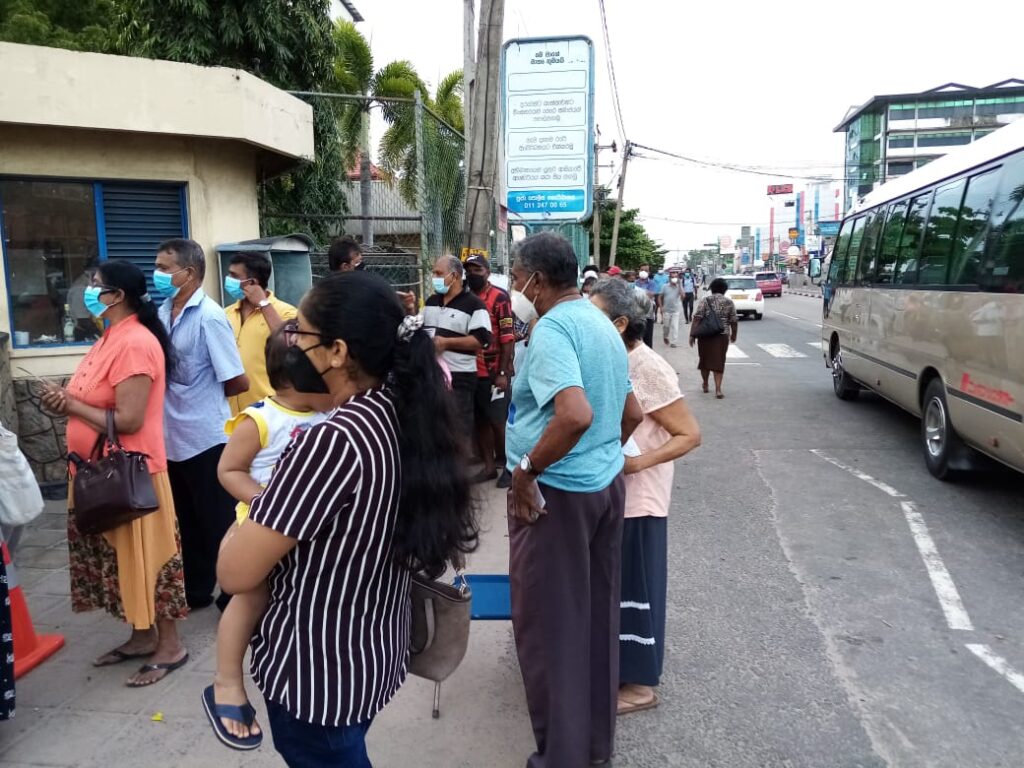 එන්නතට මිගමුවේ අදත් දිග පෝලිමක් ! 4 IMG 20210802 WA0011
