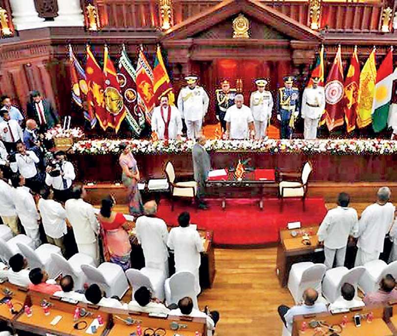 ඇමති කුට්ටම යළිත් ඇනෙයි ? අළුත් සෞඛ්ය ඇමති කෙනෙක් ? 1 cabinet
