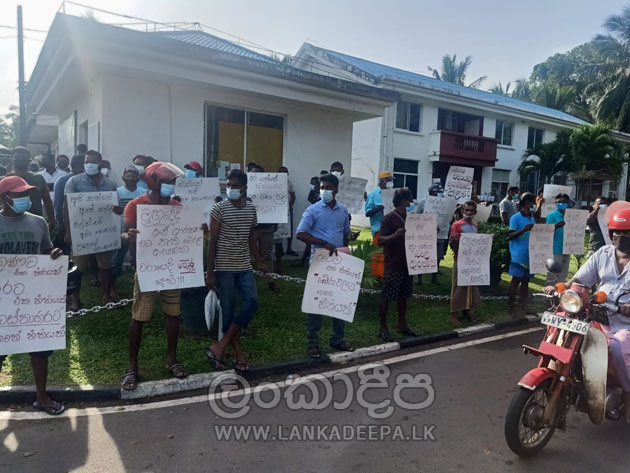 බේරුවල බහුදින යාත්රා ධිවරයන්ගේ විරෝධය .. 1 image ec92ee6c89
