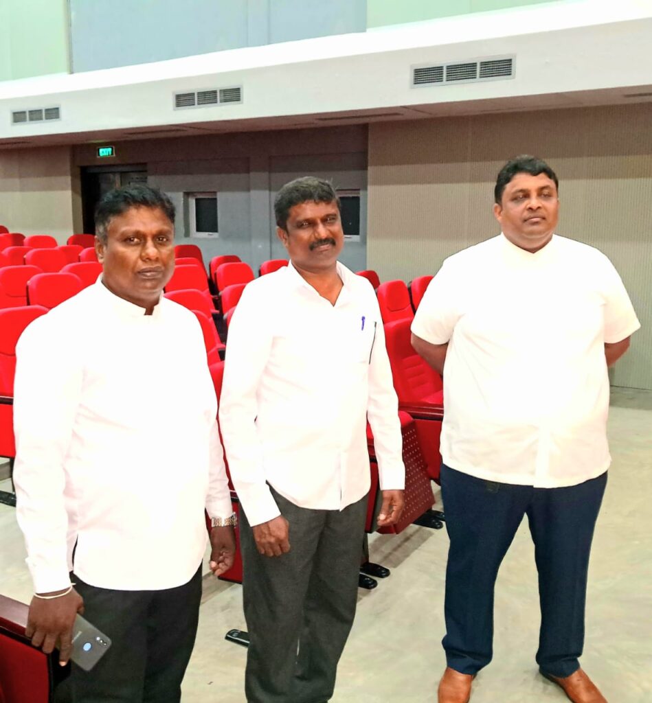 උප සභාපති අජිත් ප්‍රියදර්ශන මහතා, නලින් සමරදිවාකර , ඩිනල් ජීවන් යන සභිකවරු 