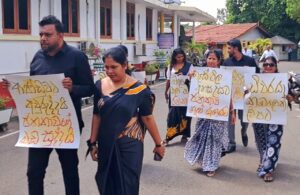 ආර්ථික පීඩාවන්ට එරෙහිව ,මීගමුව විපක්ෂ නාගරික මන්ත්රීවරුන්ගේ විරෝධතාවය 28 IMG 20260409 WA0042