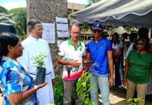 හරිත වර්ණයෙන් පිරි රටක් නිර්මාණය කරන්නට,” මාරිස් හරිත මිතුරෝ ” සංවිධානය කළ වෙසක් දන්සැල. .