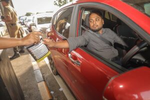 කොළඹ – කටුනායක අධිවේගී මාර්ගයේ ETC සේවාව ලබා ගැනීම තව දුරටත් පහසුකිරීම සහ දැනුවත් කිරීම අද …! 21 FB IMG 1781515418579