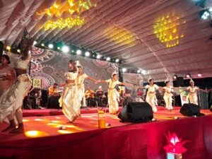 කටුනායක පුරවරය සදහම් සිසිලෙන් ඒකාලෝක කළ “” පූජා “” වෙසක් කලාපය. … 68 IMG 20260602 WA0012 1