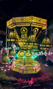 කටුනායක පුරවරය සදහම් සිසිලෙන් ඒකාලෝක කළ “” පූජා “” වෙසක් කලාපය. … 78 IMG 20260602 WA0032