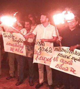 මාලිමා ආණ්ඩුවට එරෙහිව, මීගමුවේ පෝරුතොටෙන්, ගිනිපන්දම් උද්ඝෝෂණයක් 86 IMG 20260607 WA0003