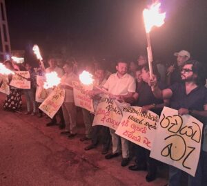 මාලිමා ආණ්ඩුවට එරෙහිව, මීගමුවේ පෝරුතොටෙන්, ගිනිපන්දම් උද්ඝෝෂණයක් 83 IMG 20260607 WA0006
