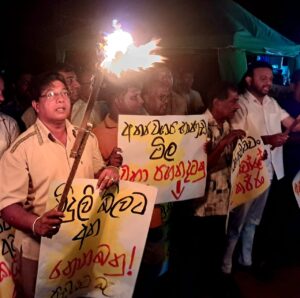 මාලිමා ආණ්ඩුවට එරෙහිව, මීගමුවේ පෝරුතොටෙන්, ගිනිපන්දම් උද්ඝෝෂණයක් 75 IMG 20260607 WA0015